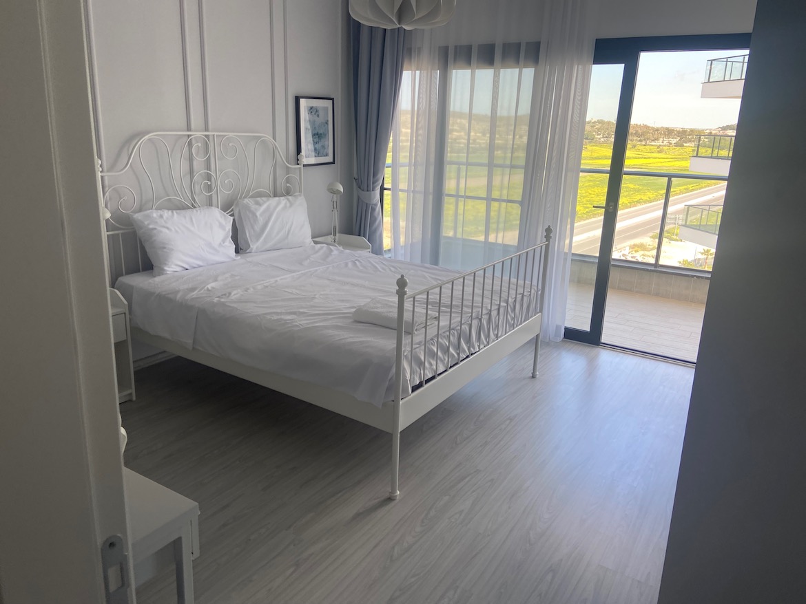 Квартира с двумя спальными комнатами в курортном комплексе на море с аквапарком