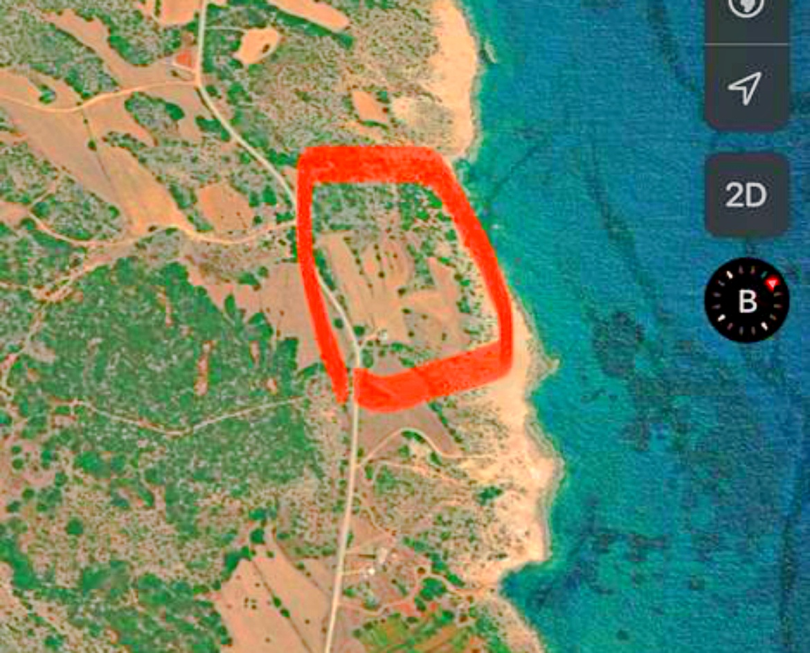 Большой участок земли под застройку  на берегу моря в Садразамкой