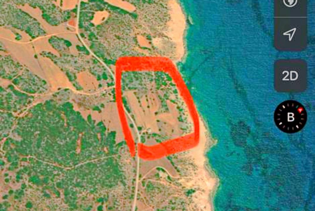 Большой участок земли под застройку  на берегу моря в Садразамкой