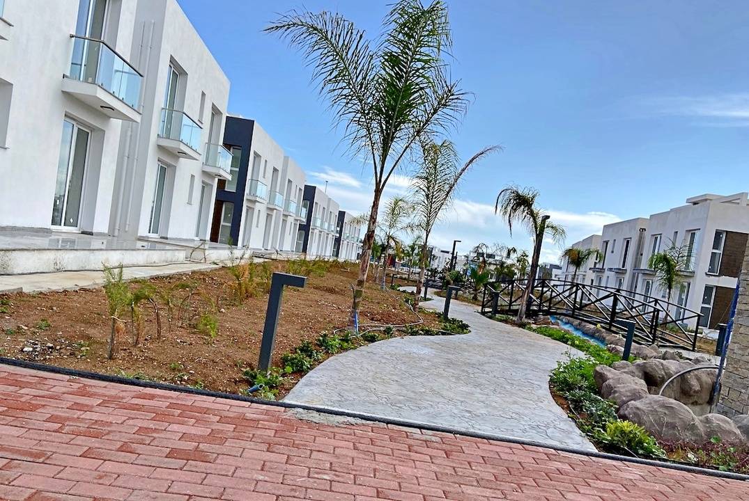 Роскошные трехкомнатные квартиры в курортном комплексе с пляжем