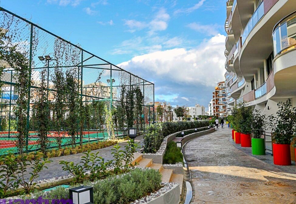 Роскошные трех спальные квартиры в комплексе в центре города Кирения