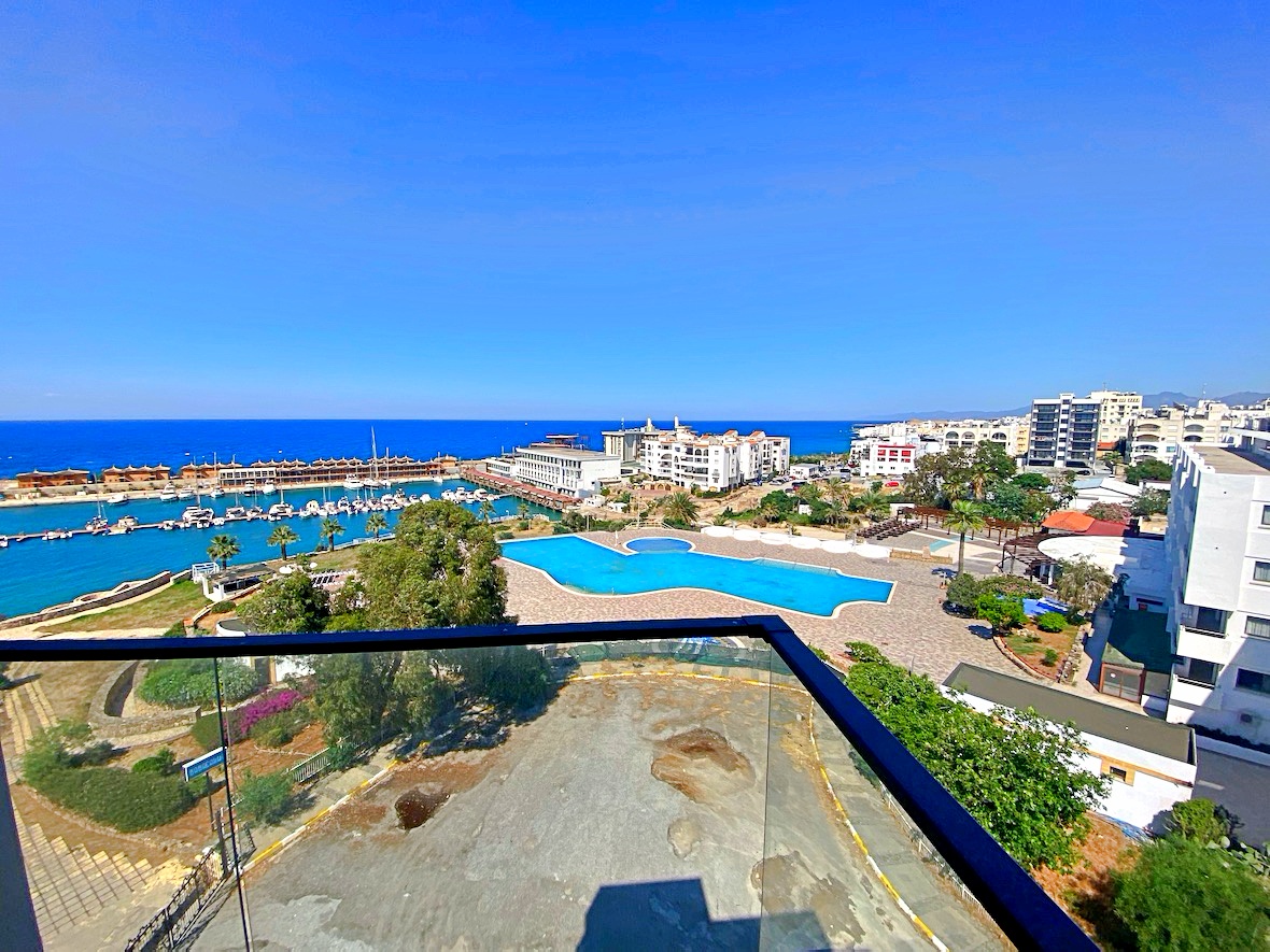 Квартира на берегу моря в центре города Кирении - потрясающие открытые виды на море
