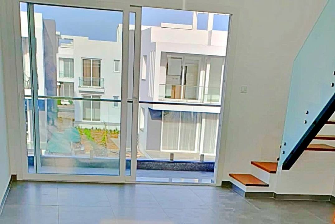 Квартира 1+1 лофт в комплексе на море в Богаз