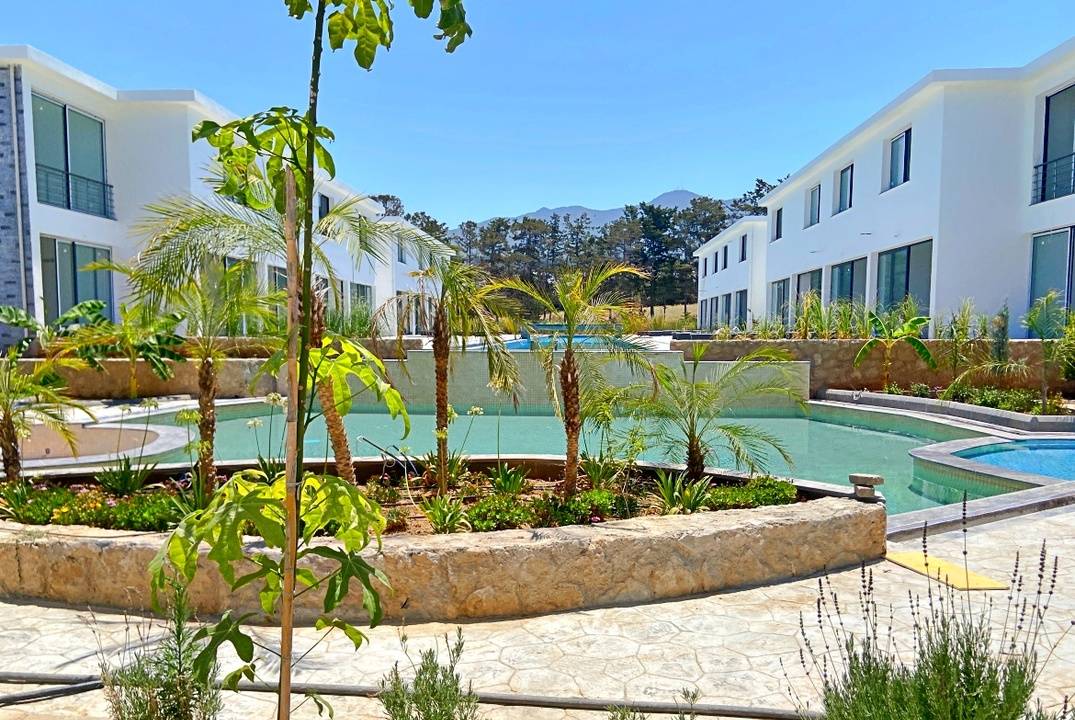 Готовые квартиры  в комплексе на море, 2+1 с садом и пентхаусы