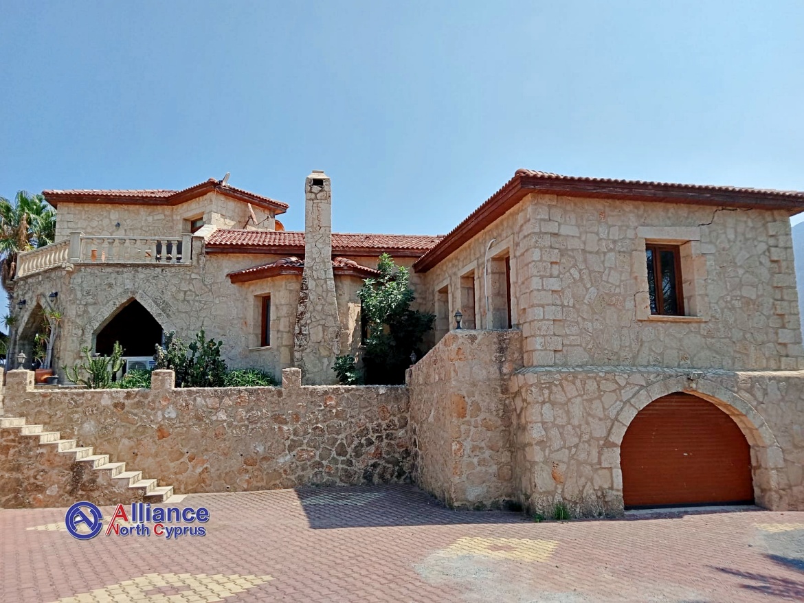 Исследуйте роскошь  и комфорт этой виллы в Каршиаке, Северный Кипр