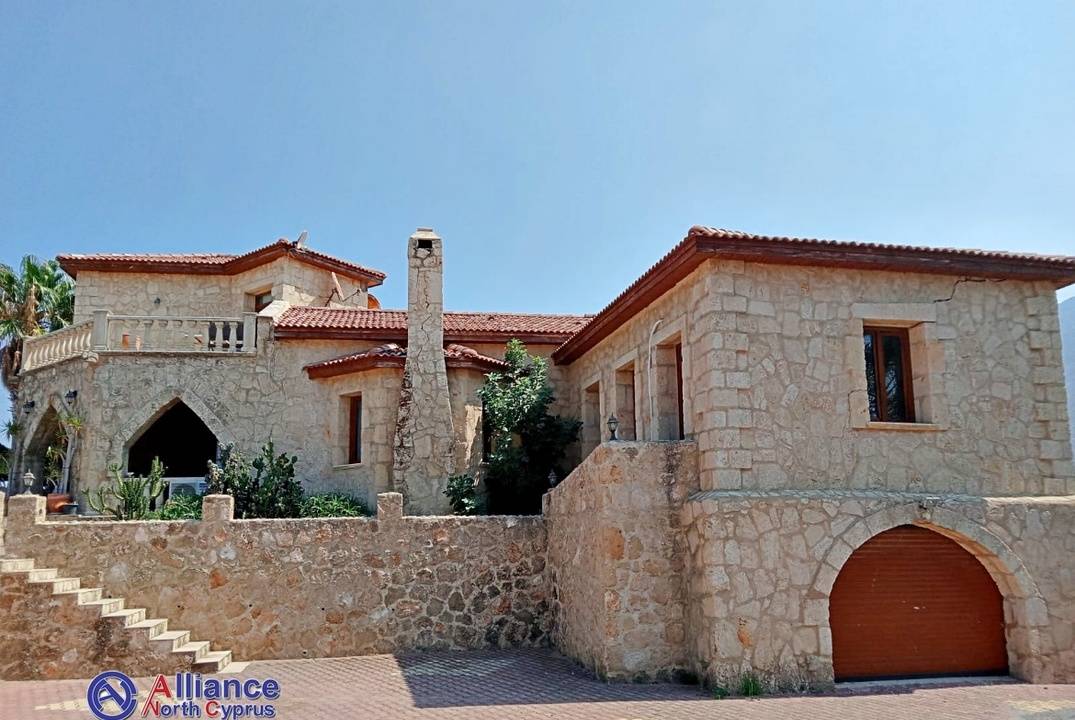 Исследуйте роскошь  и комфорт этой виллы в Каршиаке, Северный Кипр