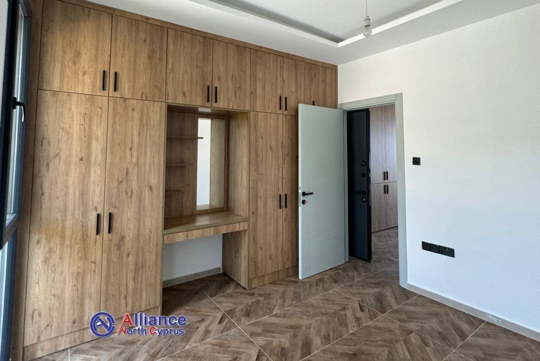 Продается Квартира 1+1 на Берегу Моря в Роскошном Комплексе в Лапте