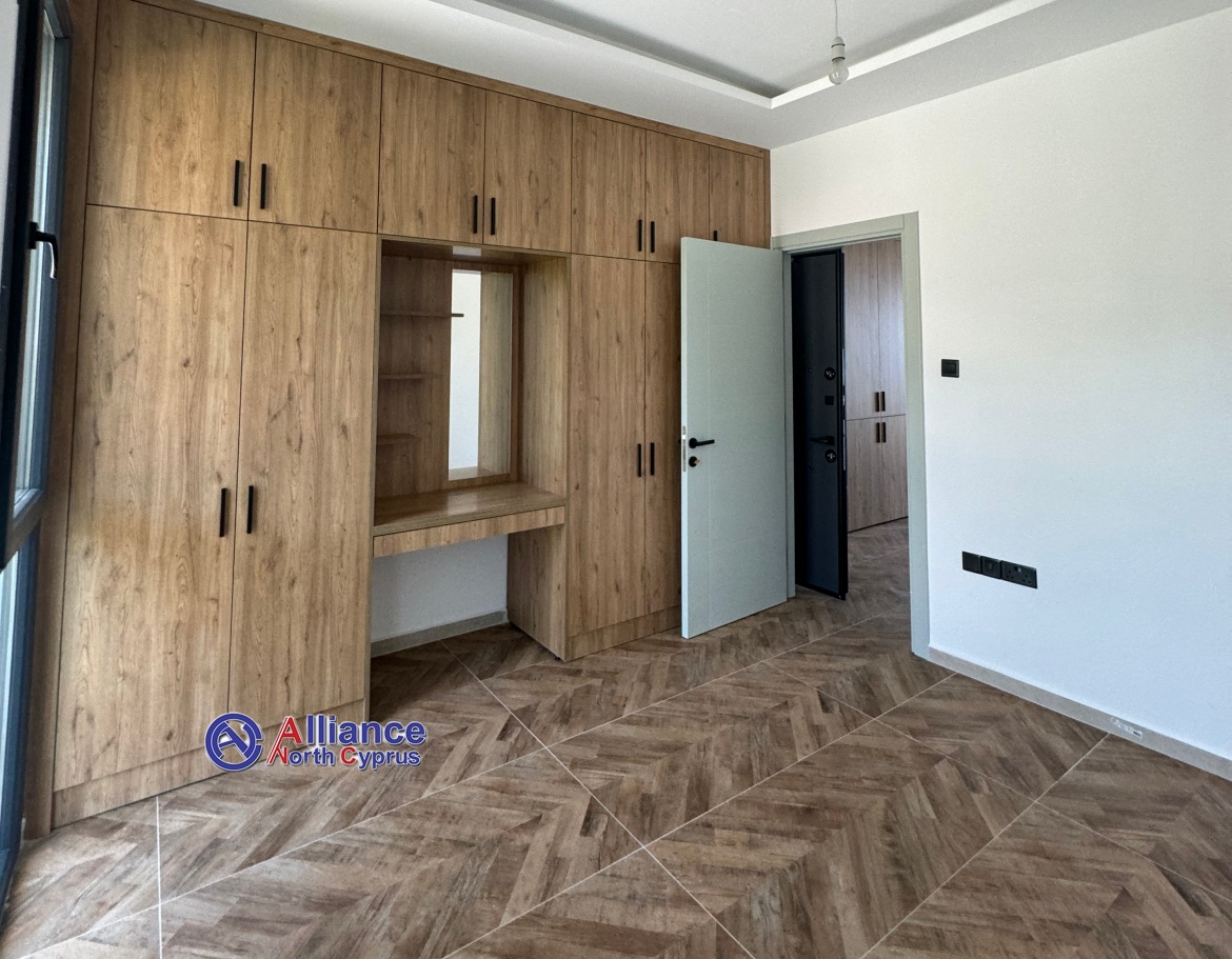 Продается Квартира 1+1 на Берегу Моря в Роскошном Комплексе в Лапте