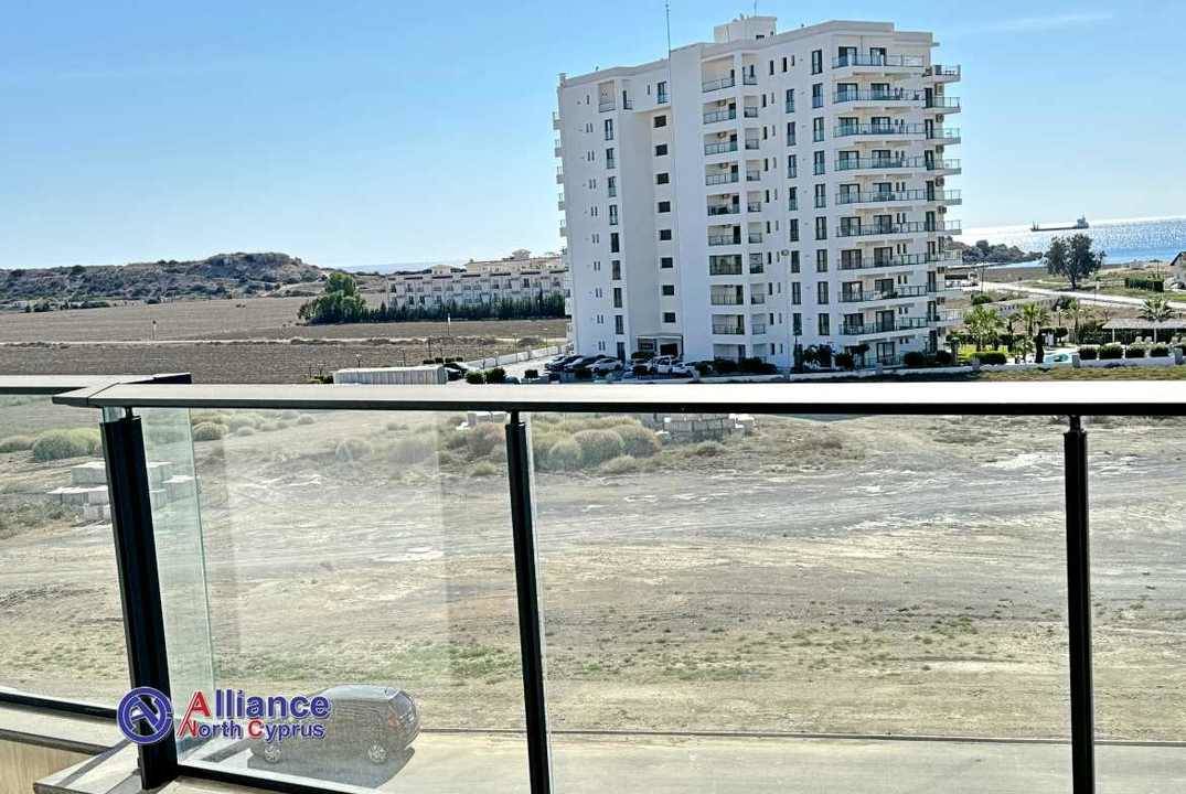 Квартира 1+1 с панорамным видом, в комплексе "Цезарь БЛУ"" на берегу моря 