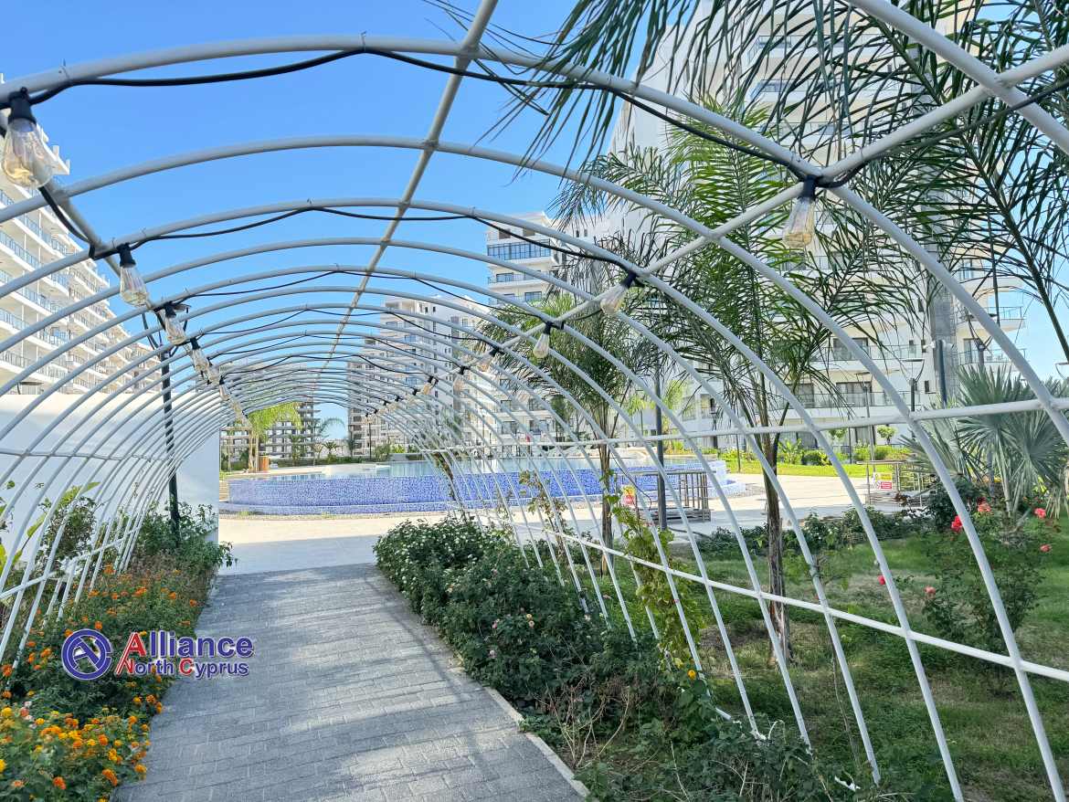 Квартира с двумя спальными комнатами в курортном комплексе на море с аквапарком