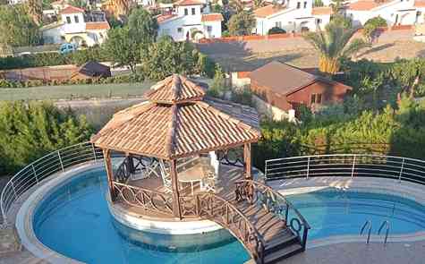 Продаётся просторная и уютная вилла Karşıyaka Villa (Taş Ev)