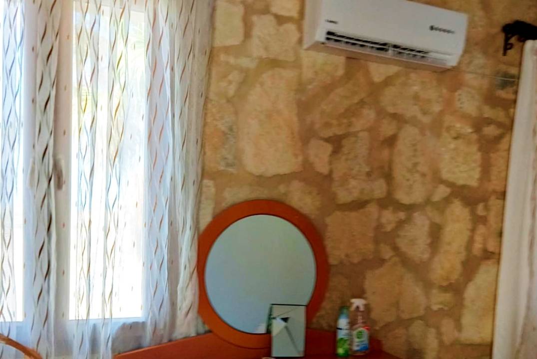 Продаётся просторная и уютная вилла Karşıyaka Villa (Taş Ev)