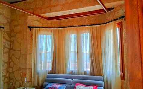 Продаётся просторная и уютная вилла Karşıyaka Villa (Taş Ev)