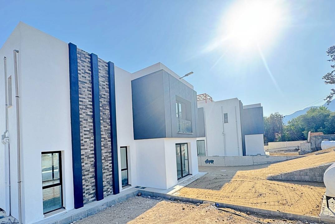На продажу — просторная вилла 3+1 с бассейном в живописном районе Караагач, Северный Кипр
