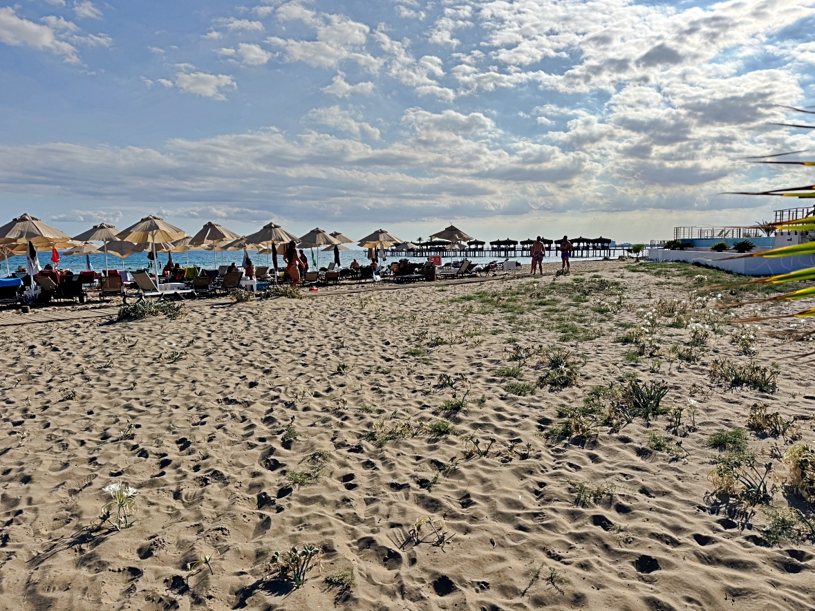 2 спальная квартира на берегу моря в аренду на долгий срок 