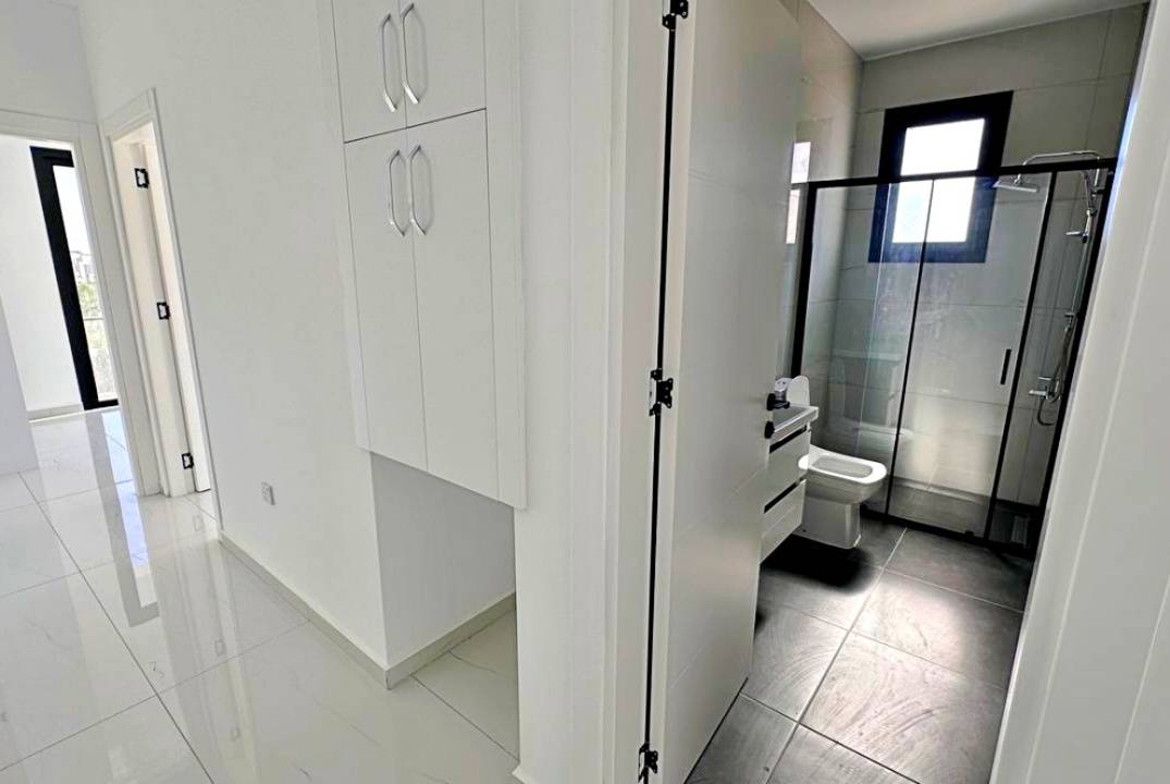 Новый уровень комфорта рядом с морем, школами и природой