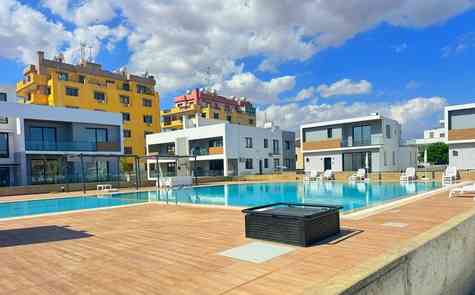 Новый уровень комфорта рядом с морем, школами и природой