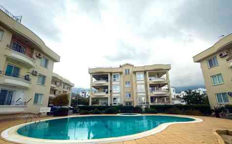 Просторная полностью меблированная квартира 3+1 с видом на море и горы в престижном районе Гирне, Алсанджак,