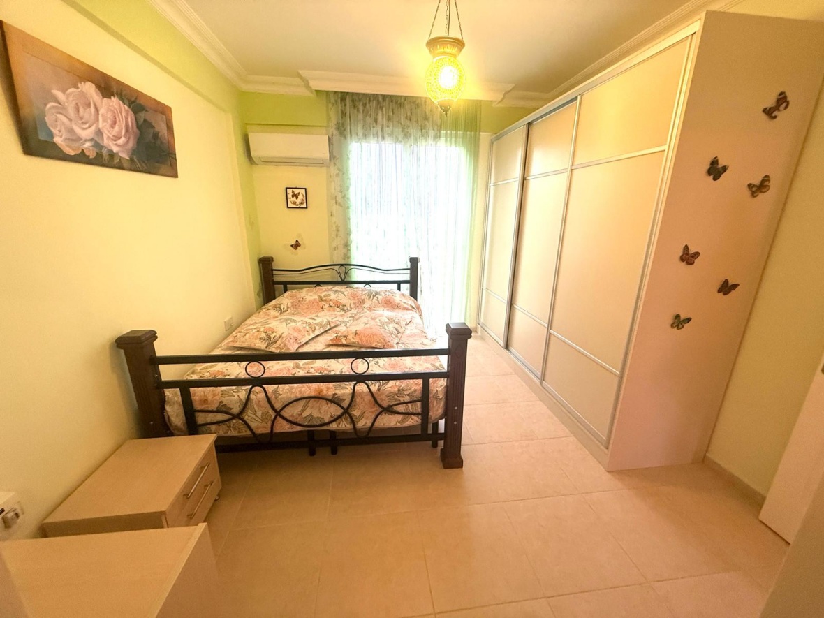 Просторная полностью меблированная квартира 3+1 с видом на море и горы в престижном районе Гирне, Алсанджак,