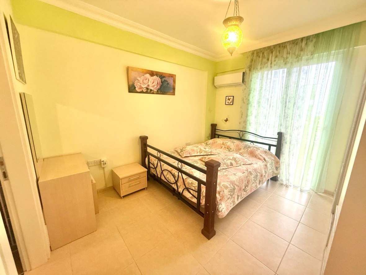 Просторная полностью меблированная квартира 3+1 с видом на море и горы в престижном районе Гирне, Алсанджак,