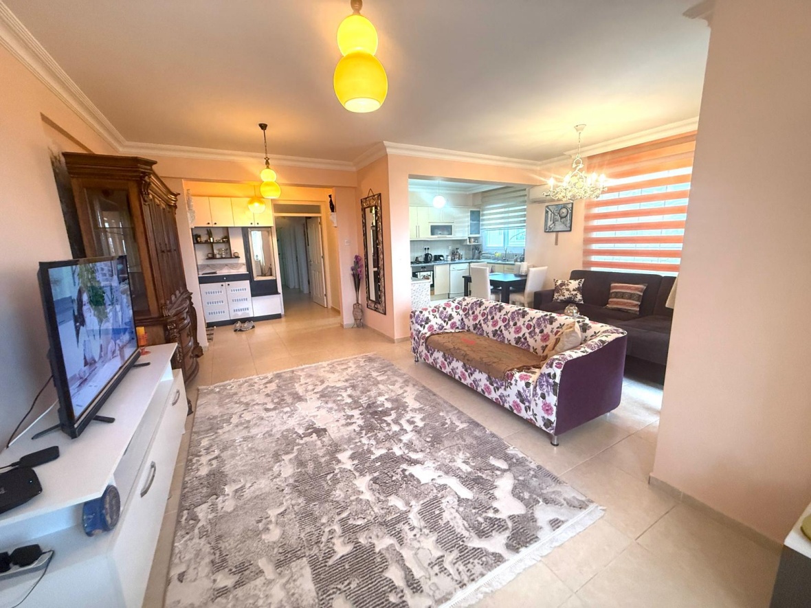 Просторная полностью меблированная квартира 3+1 с видом на море и горы в престижном районе Гирне, Алсанджак,