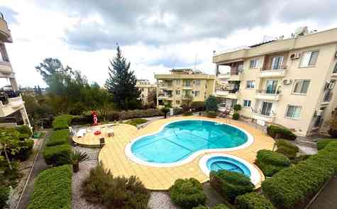 Просторная полностью меблированная квартира 3+1 с видом на море и горы в престижном районе Гирне, Алсанджак,