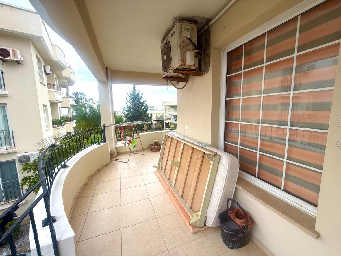 Просторная полностью меблированная квартира 3+1 с видом на море и горы в престижном районе Гирне, Алсанджак,