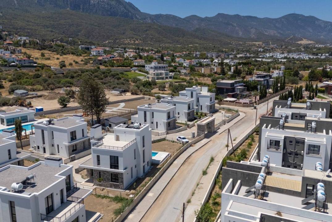 Новая вилла 4+1 в престижном районе Эдремит, Кирения.