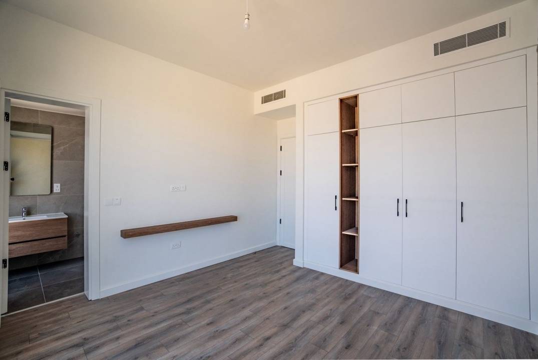 Новая вилла 4+1 в престижном районе Эдремит, Кирения.