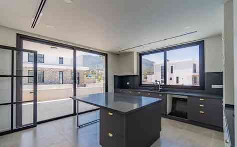 Новая вилла 4+1 в престижном районе Эдремит, Кирения.