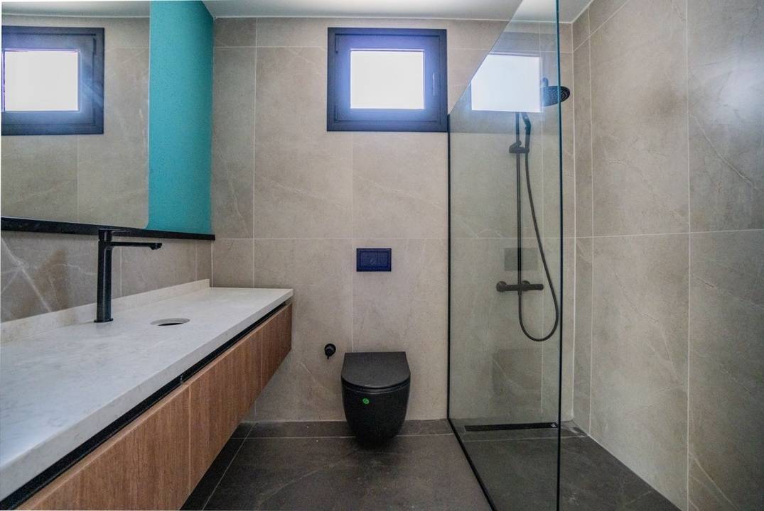 Новая вилла 4+1 в престижном районе Эдремит, Кирения.