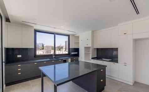 Новая вилла 4+1 в престижном районе Эдремит, Кирения.