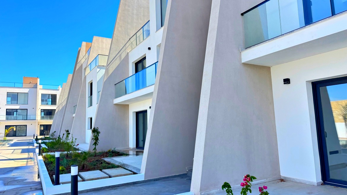 Угловая loft-квартира 2+1 с террасой на крыше в Garden Park, Искеле
