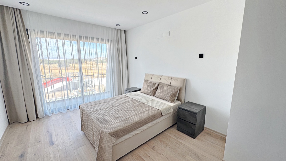 Угловая loft-квартира 2+1 с террасой на крыше в Garden Park, Искеле