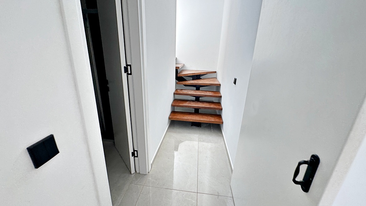 Угловая loft-квартира 2+1 с террасой на крыше в Garden Park, Искеле