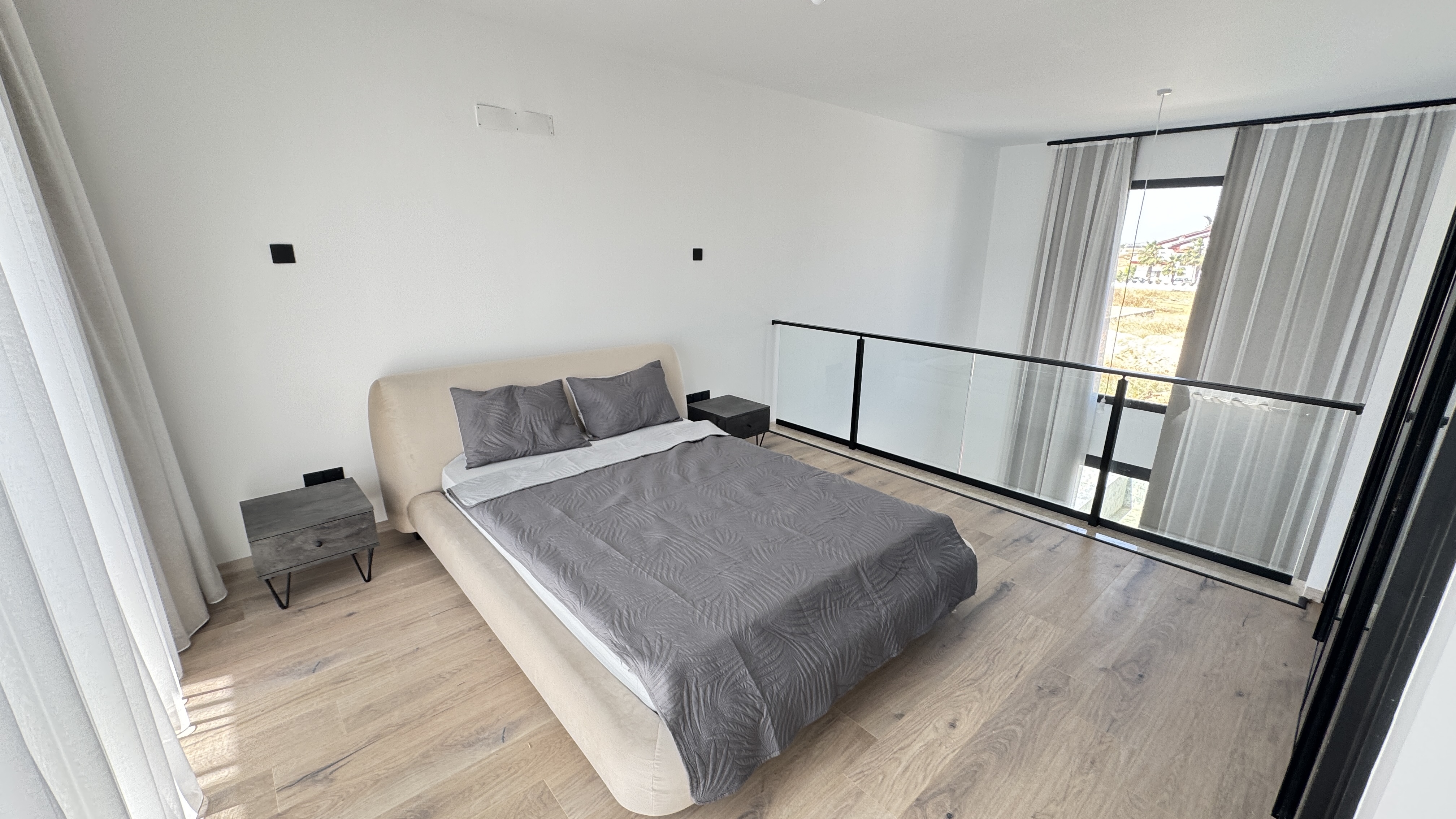 Угловая loft-квартира 2+1 с террасой на крыше в Garden Park, Искеле