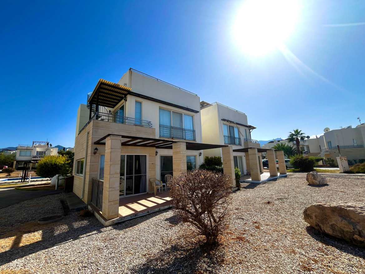 Просторная квартира 3+1 с большой террасой в Turtle Bay, Эсентепе
