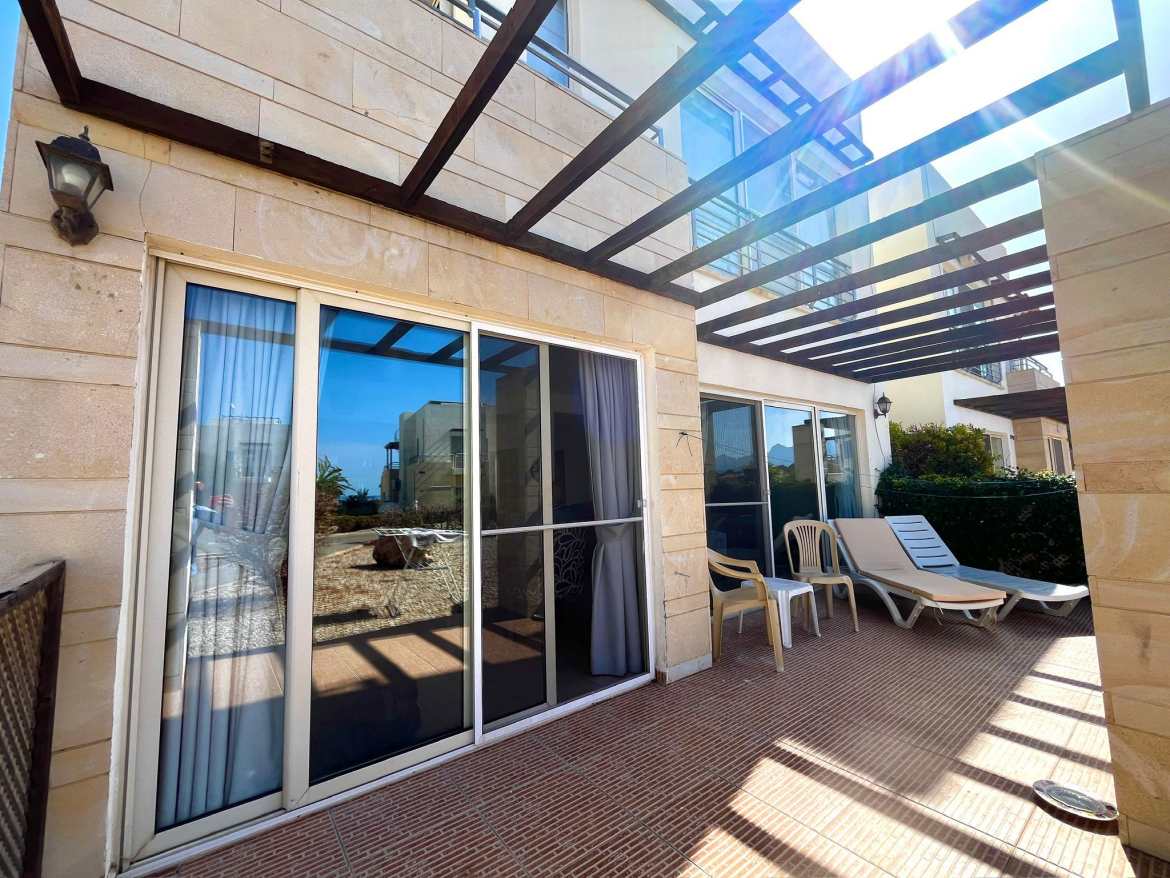 Просторная квартира 3+1 с большой террасой в Turtle Bay, Эсентепе