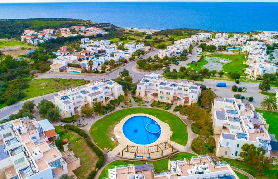 Просторная квартира 3+1 с большой террасой в Turtle Bay, Эсентепе