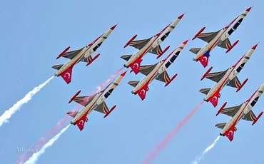 В рамках празднования 38-й годовщины Дня Республики - Сольная турецкая демонстрационная группа ВВС Турции 